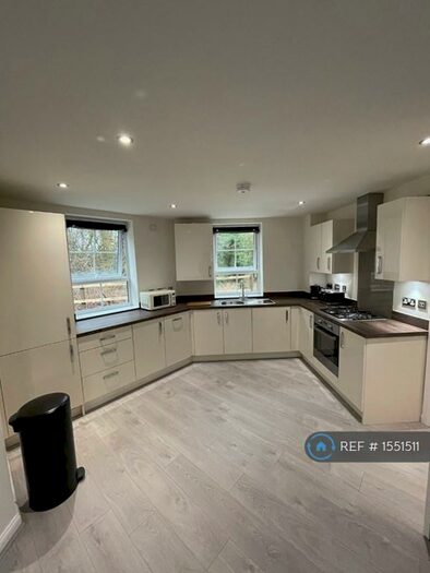 2 Bedroom Flat To Rent In Mistle Court, Coventry, CV4