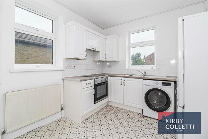 1 Bedroom Apartment To Rent In Lincoln Road, Enfield, Middlesex, EN3