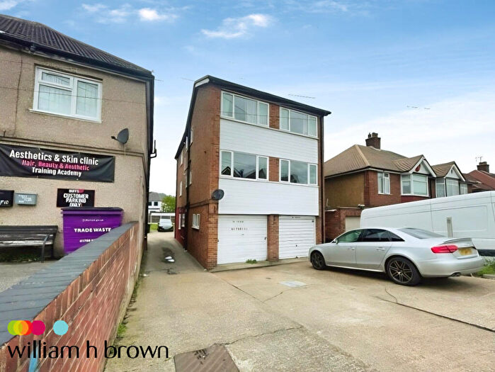 2 Bedroom Flat To Rent In Southend Road, Grays, Essex, RM17