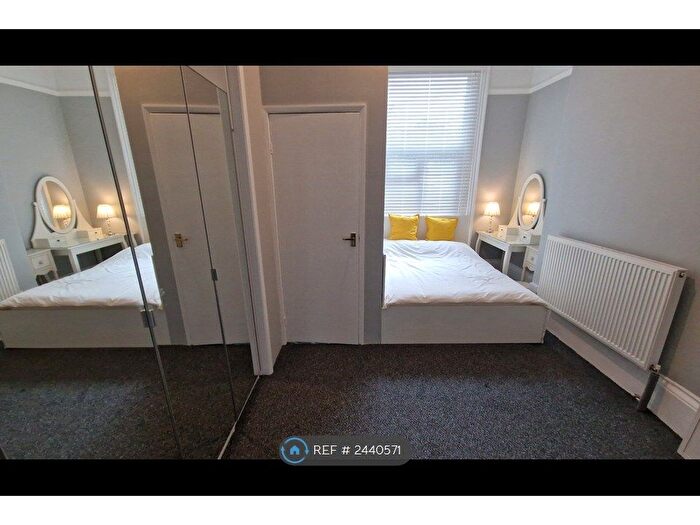 1 Bedroom Flat To Rent In Princes Avenue, Hull, HU5