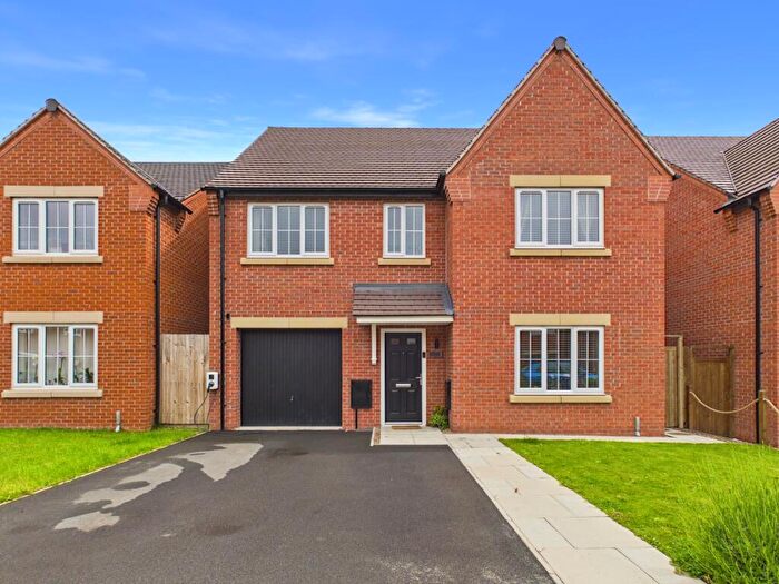 5 Bedroom Detached House For Sale In Featherstone Road, Boulton Moor, DE24