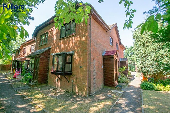 1 Bedroom End Of Terrace House To Rent In Hamilton Way, Southgate, N13