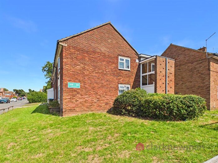 2 Bedroom Apartment For Sale In Fullers Mead, Harlow, CM17