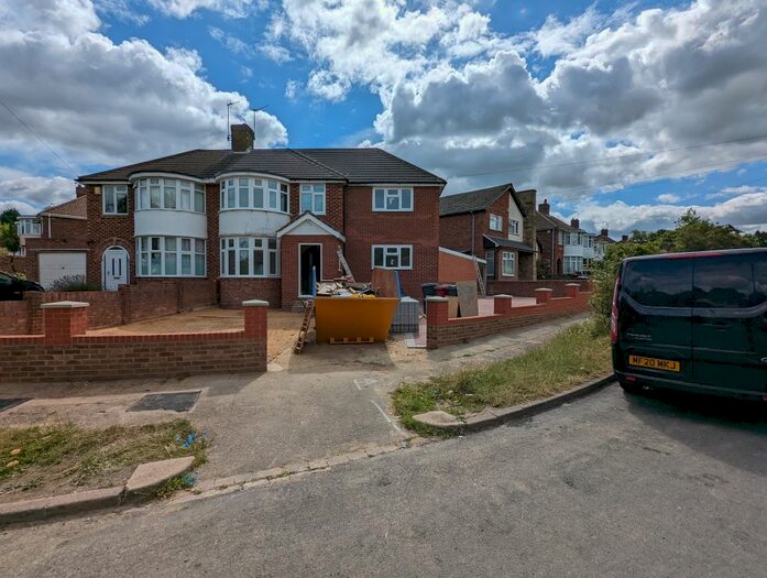 6 Bedroom Semi-Detached House To Rent In Windermere Road, Reading, RG2