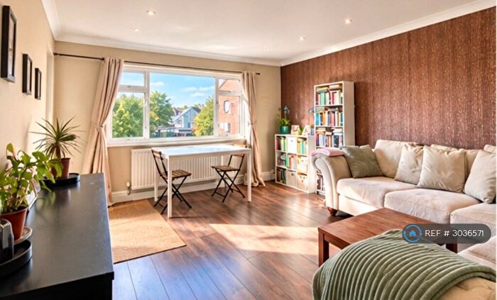 2 Bedroom Flat To Rent In Patterson Court, Dartford, DA1