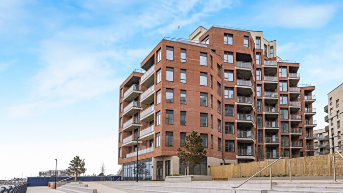 2 Bedroom Flat For Sale In Brighton Road, Shoreham-By-Sea, BN43