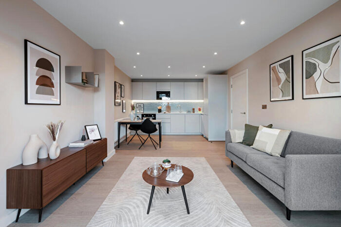 1 Bedroom Apartment To Rent In Emporium House West, Tilling Courtyard, Weldale Street, Reading, Berkshire, RG1