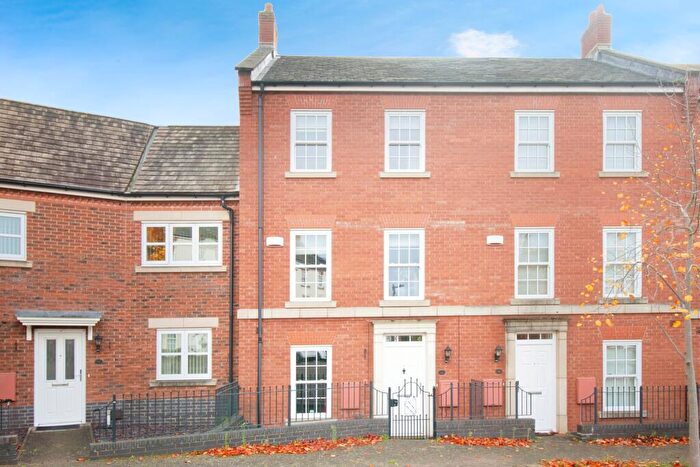 4 Bedroom Town House For Sale In Palmer Square, Birstall, Leicester, Leicestershire, LE4