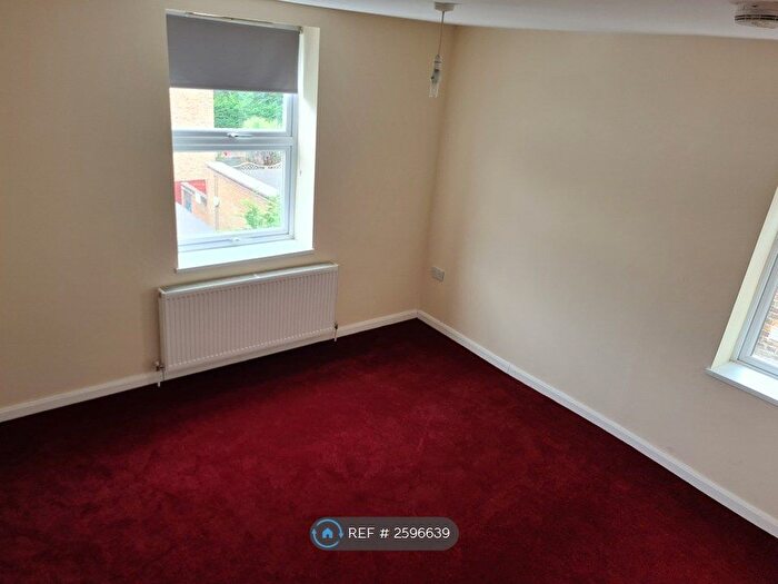 2 Bedroom Flat To Rent In Hither Green, London, SE13