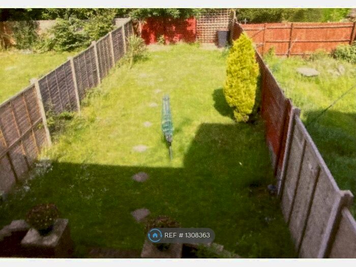 3 Bedroom Terraced House To Rent In Marsom Grove, Luton, LU3