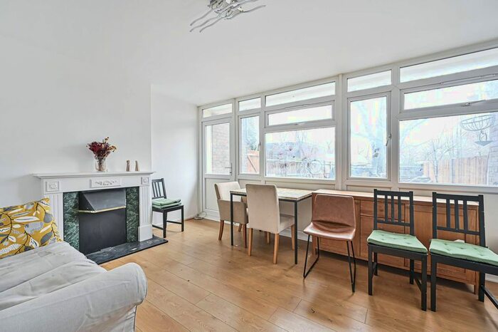 3 Bedroom Flat To Rent In Ramsey Street, Shoreditch, London, E2