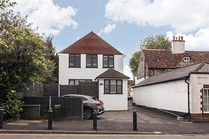 4 Bedroom Detached House For Sale In Town End, Caterham, CR3