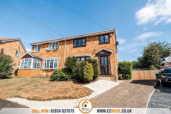 3 Bedroom Semi-Detached House For Sale In Birchwood Avenue, Birstall, WF17