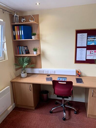 Studio To Rent In Longside Lane, Bradford, BD7