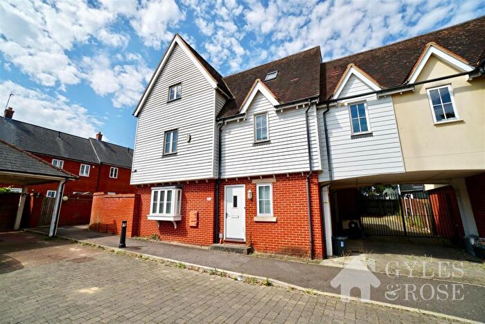 4 Bedroom Link Detached House For Sale In Edward Paxman Gardens, Colchester, CO1