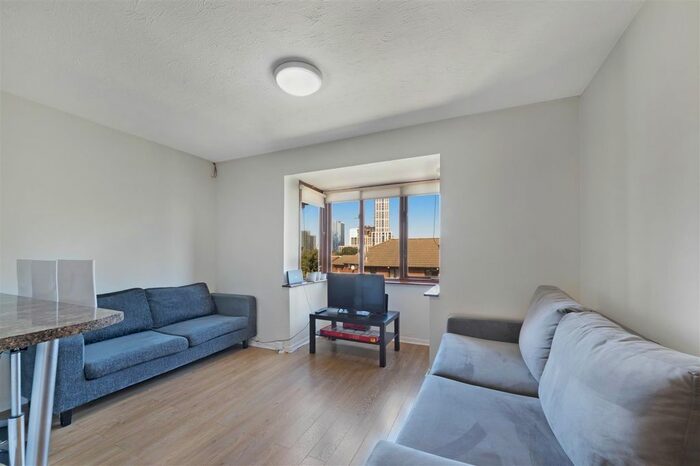 1 Bedroom Flat To Rent In Cotton Avenue, London, W3