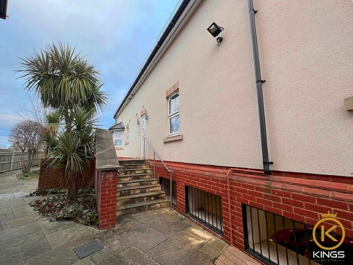 2 Bedroom Flat To Rent In Queens Road, Guildford, GU1