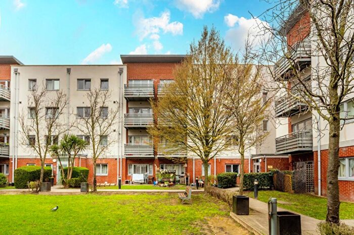 2 Bedroom Flat For Sale In Hawker Place, Walthamstow, London, E17