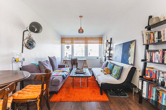 1 Bedroom Flat To Rent In Falstaff House, Arden Estate, London, N1