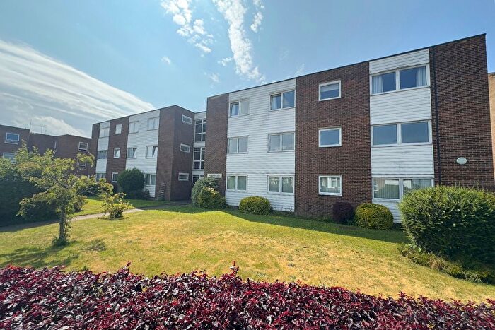 2 Bedroom Flat To Rent In Stevanne Court, Lessness Park, Belvedere, Kent, DA17