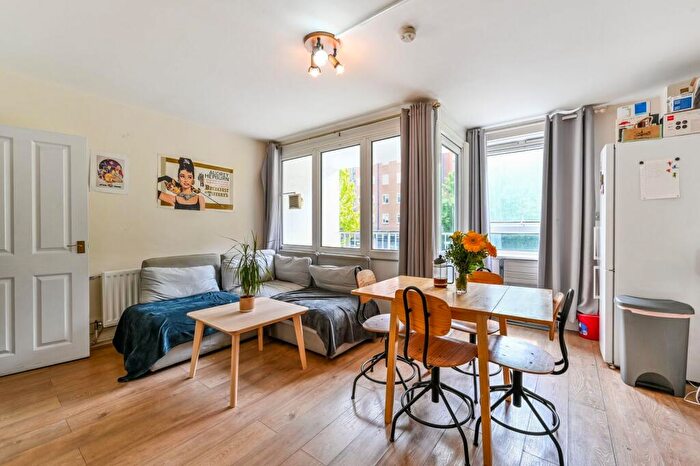 4 Bedroom Maisonette To Rent In Crowndale Road, Camden Town, London, NW1