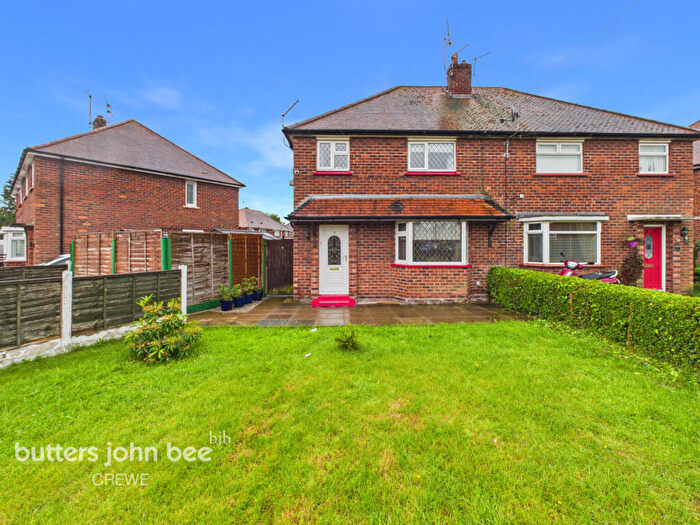 3 Bedroom Semi-Detached House For Sale In Sunnybank Road, Crewe, CW2