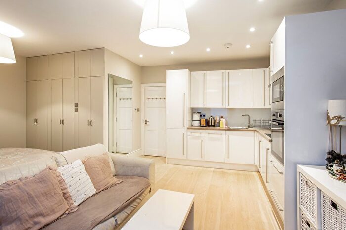 Studio To Rent In Arlington Gardens, London, W4