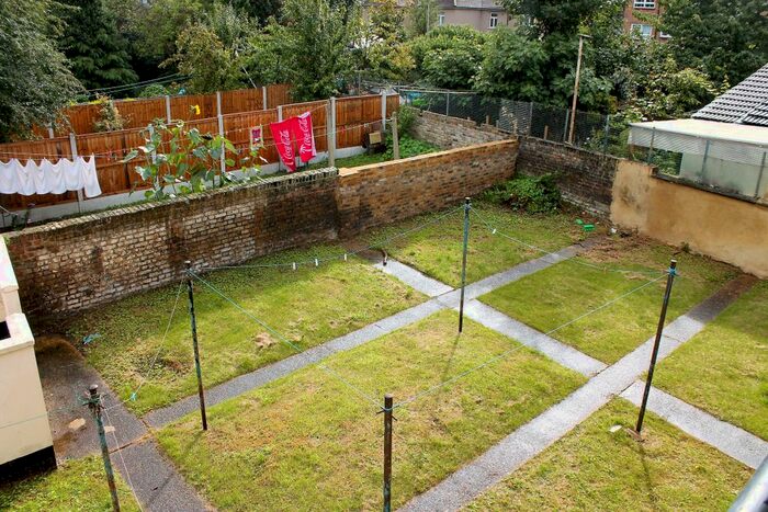 1 Bedroom Flat To Rent In Capel Road, Manor Park, E12