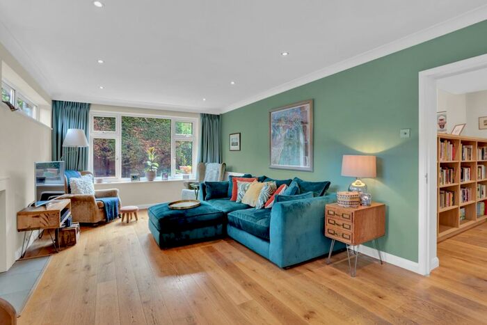 5 Bedroom House To Rent In Egerton Road, Weybridge, KT13