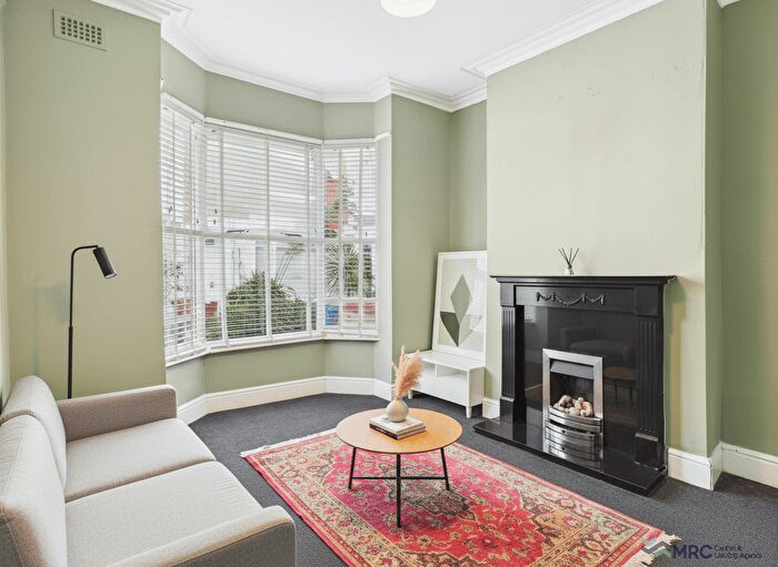 2 Bedroom End Terrace House To Rent In Derwent Grove, Princes Road, HU5