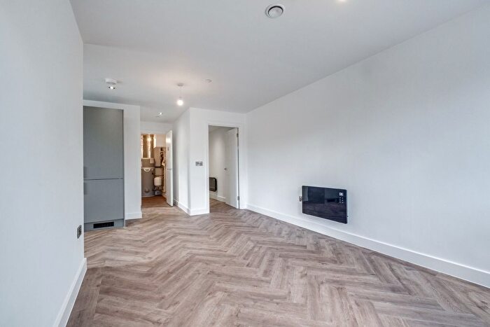 2 Bedroom Flat To Rent In Coventry Road, Sheldon, Birmingham, West Midlands, B26
