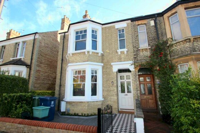 6 Bedroom End Of Terrace House To Rent In Bartlemas Road, East Oxford* *Student Property **, OX4