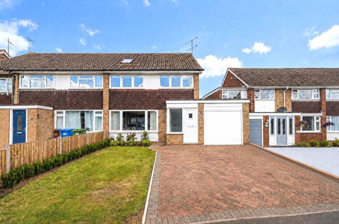 4 Bedroom Semi Detached House For Sale In Shurland Avenue, Sittingbourne, Kent, ME10