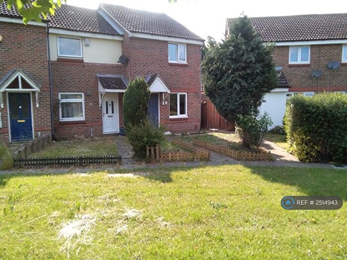 2 Bedroom End Of Terrace House To Rent In Keyes Close, Southend-On-Sea, SS3