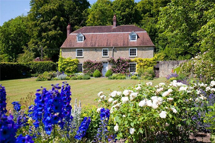 6 Bedroom Detached House For Sale In East Knoyle, Salisbury, Wiltshire, SP3