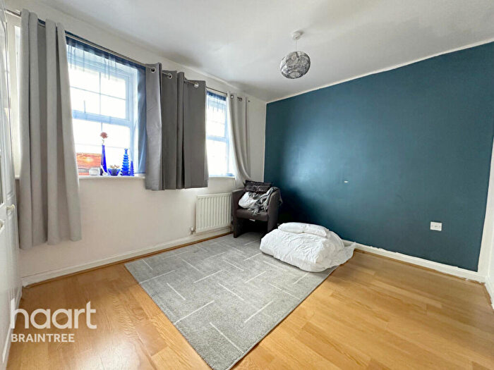 3 Bedroom End Of Terrace House For Sale In Braiding Crescent, Braintree, CM7
