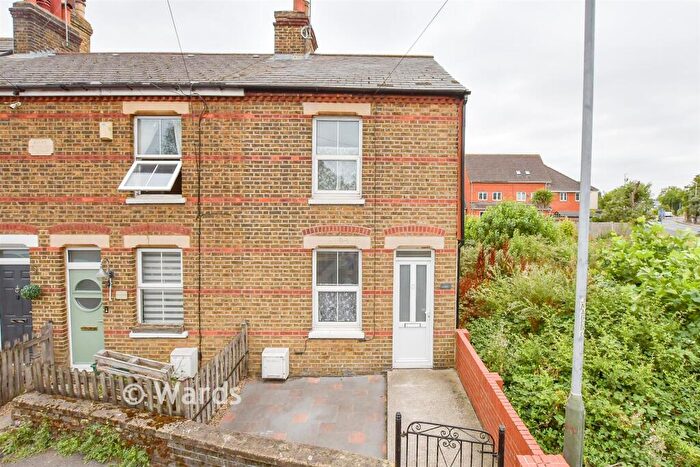2 Bedroom End Of Terrace House For Sale In New Hythe Lane, Larkfield, Kent, ME20