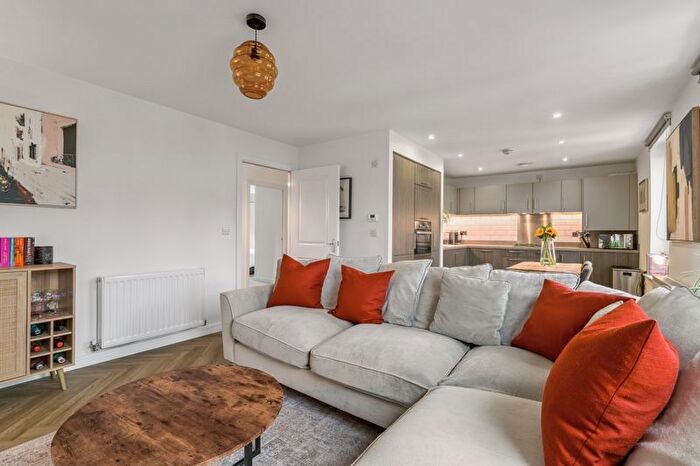 2 Bedroom Flat For Sale In Oatlands Square, Glasgow, G5