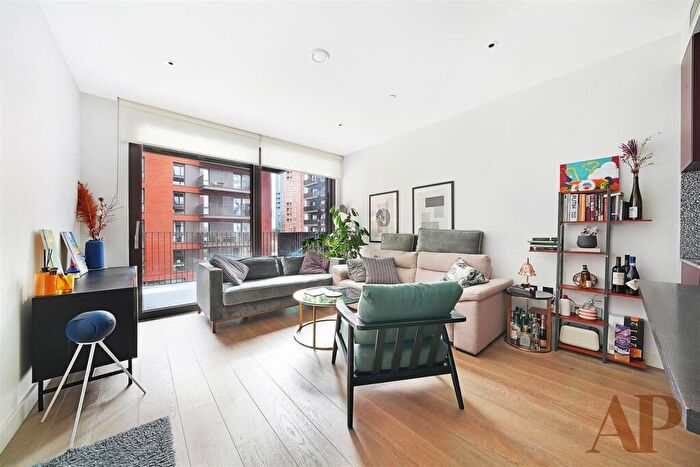 1 Bedroom Apartment To Rent In The Modern, Embassy Gardens, SW11