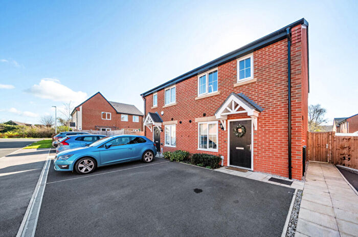 3 Bedroom Semi Detached House For Sale In Maul Field Close, Crewe, Cheshire, CW1
