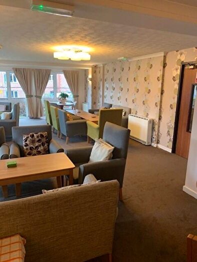 1 Bedroom Flat To Rent In Over 's Only- One Bedroom, First-Floor Flat, Daisyfield Grange, Rossefield Approach, Leeds, West Yorkshire, LS13