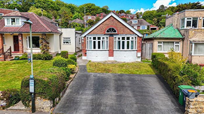2 Bedroom Detached Bungalow For Sale In Ochiltree Road, Hastings, TN34