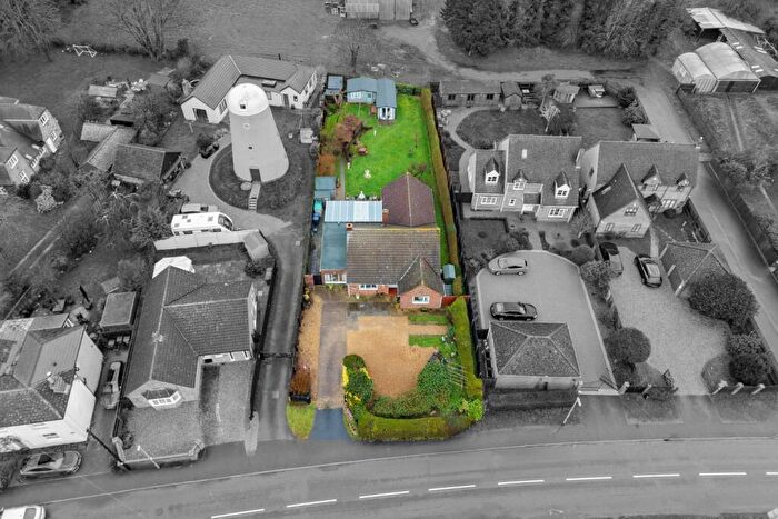 4 Bedroom Detached Bungalow For Sale In Hemingford Grey, Huntingdon, Cambridgeshire, PE28