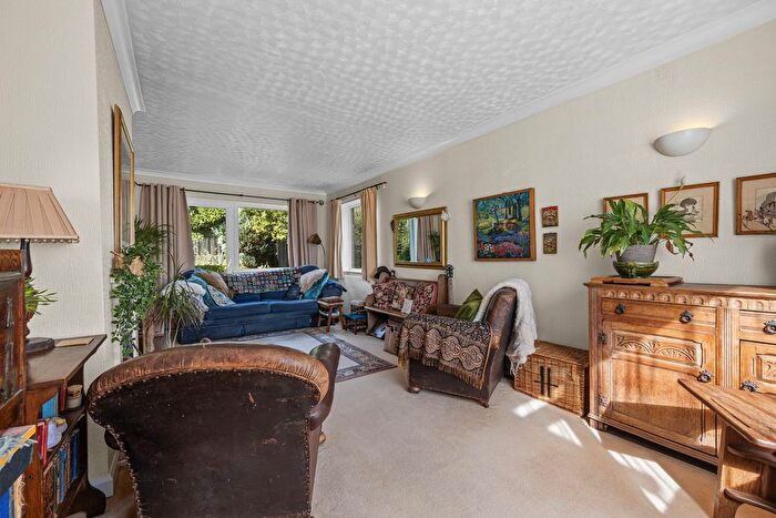 5 Bedroom Detached House For Sale In Hall Close, Geddington, NN14