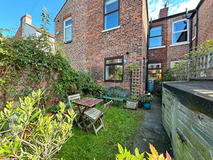3 Bedroom Terraced House For Sale In York Avenue, Whalley Range, M16