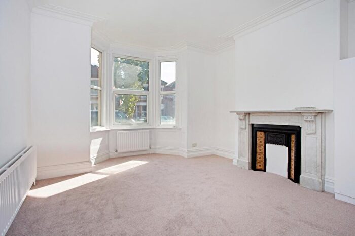 2 Bedroom Apartment To Rent In Gordon Avenue Portswood, SO14