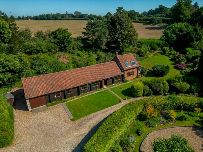 4 Bedroom Barn Conversion For Sale In The Street, Belaugh, Norwich, NR12
