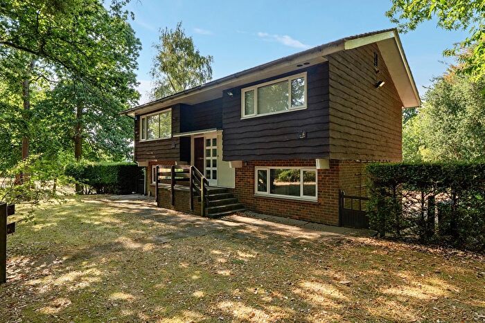 2 Bedroom Flat To Rent In Hedsor Park, Taplow, Maidenhead, SL6