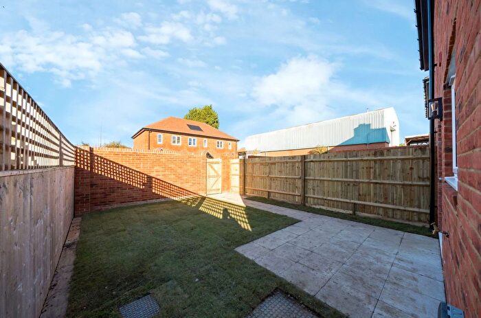 2 Bedroom End Of Terrace House To Rent In Prospect Place, Prospect Road, Alresford, Hampshire, SO24