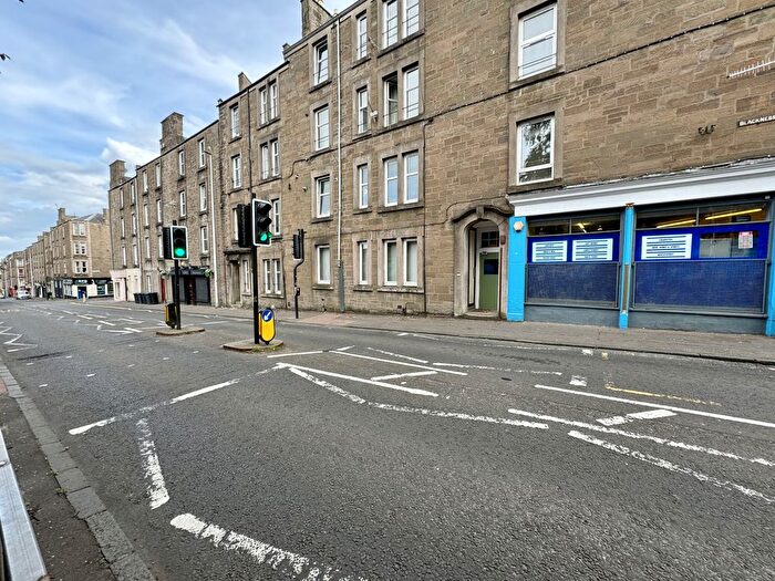 2 Bedroom Flat To Rent In Dundee, Angus, DD2